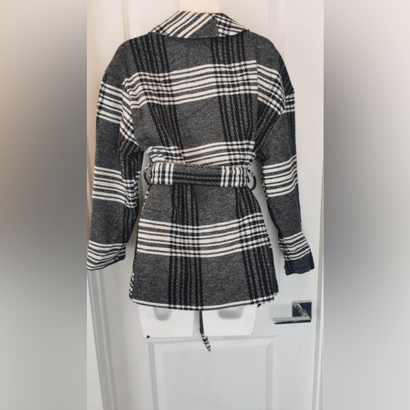 NEW! JOUJOU Size Large Plaid Belted Trench, Stylish & Trendy Coat - Picture 5 of 6